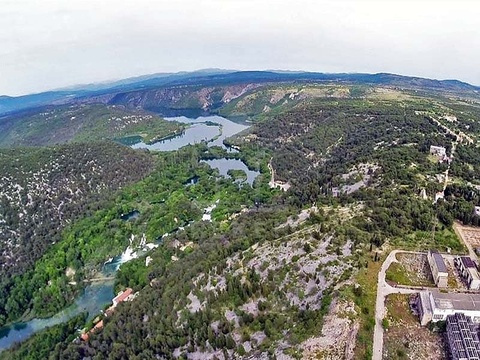 Wohngrundstück kaufen in Šibenik, 135.000 m² Grundstück