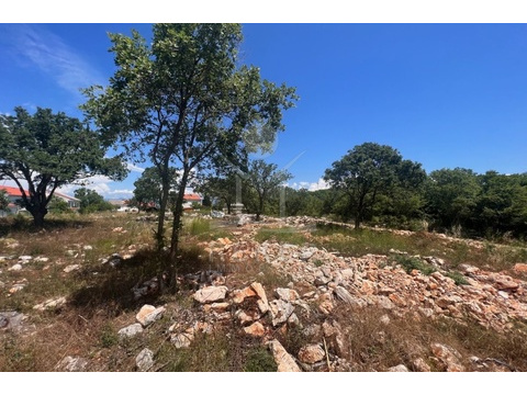 Wohngrundstück kaufen in Njivice, 3.946 m² Grundstück