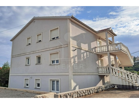 Etagenwohnung kaufen in Ičići, mit Stellplatz, 173 m² Wohnfläche, 4 Zimmer