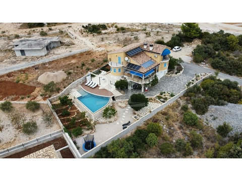 Villa kaufen in Brodarica, mit Garage, mit Stellplatz, 1.000 m² Grundstück, 375 m² Wohnfläche, 8 Zimmer