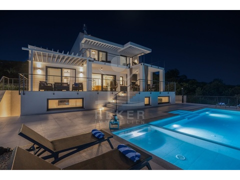 Villa kaufen in Kraljevica, 911 m² Grundstück, 250 m² Wohnfläche, 7 Zimmer