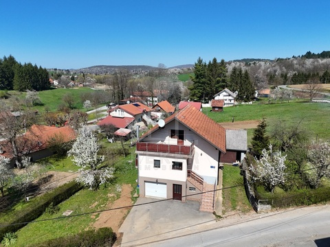 Haus kaufen in Rakovica, mit Garage, 1.228 m² Grundstück, 188 m² Wohnfläche, 6 Zimmer