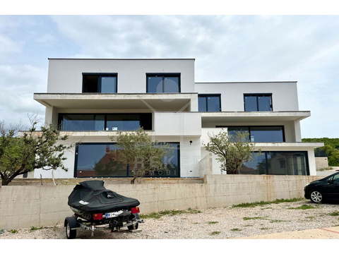 Maisonette- Wohnung kaufen in Krk, mit Stellplatz, 125 m² Wohnfläche, 4 Zimmer