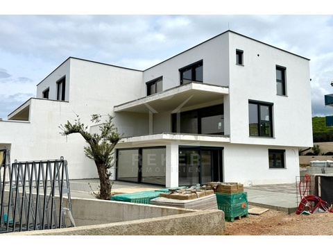 Maisonette- Wohnung kaufen in Krk, mit Stellplatz, 126 m² Wohnfläche, 4 Zimmer