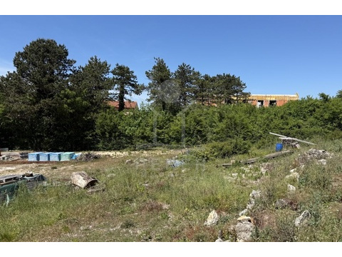 Wohngrundstück kaufen in Malinska, 2.186 m² Grundstück