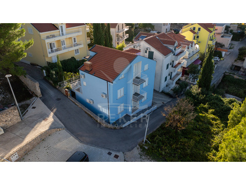 Haus kaufen in Cavtat, mit Stellplatz, 217 m² Grundstück, 172 m² Wohnfläche, 11 Zimmer