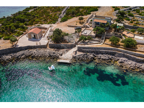 Villa kaufen in Mali Lošinj, mit Stellplatz, 42.000 m² Grundstück, 210 m² Wohnfläche, 4 Zimmer