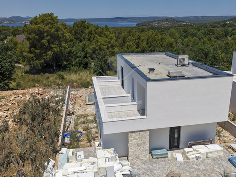 Villa kaufen in Bilice, mit Stellplatz, 405 m² Grundstück, 211 m² Wohnfläche, 4 Zimmer