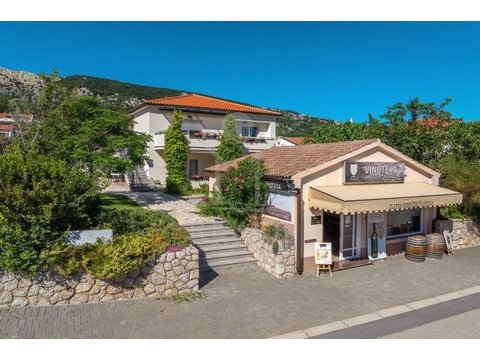 Haus kaufen in Baška, mit Garage, mit Stellplatz, 960 m² Grundstück, 250 m² Wohnfläche, 10 Zimmer