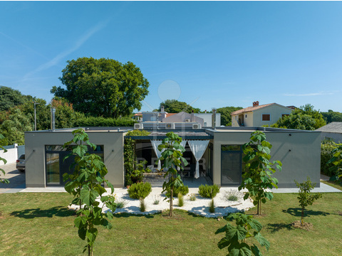 Haus kaufen in Pula, 1.099 m² Grundstück, 114 m² Wohnfläche, 4 Zimmer