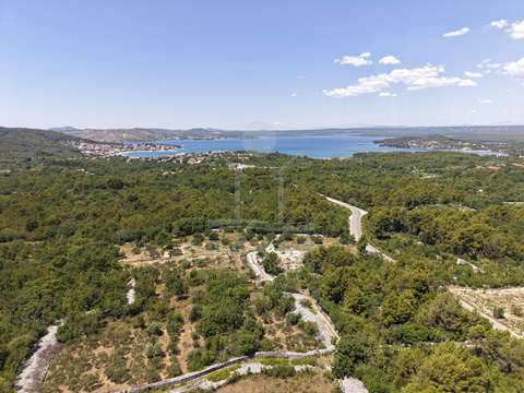 Wohngrundstück kaufen in Šibenik, 5.569 m² Grundstück