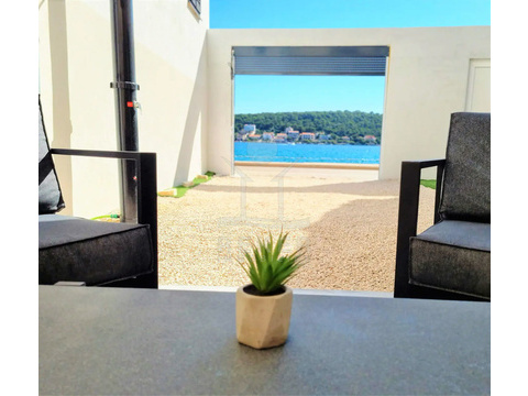 Reihenhaus kaufen in Murter, 60 m² Grundstück, 130 m² Wohnfläche, 3 Zimmer