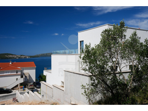 Villa kaufen in Trogir, mit Garage, mit Stellplatz, 611 m² Grundstück, 270 m² Wohnfläche, 6 Zimmer