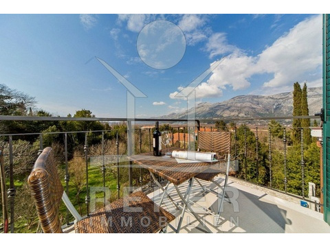 Der Blick und die Lage garantieren einen wunderschönen Aufenthalt ihrer Gäste in der Villa.