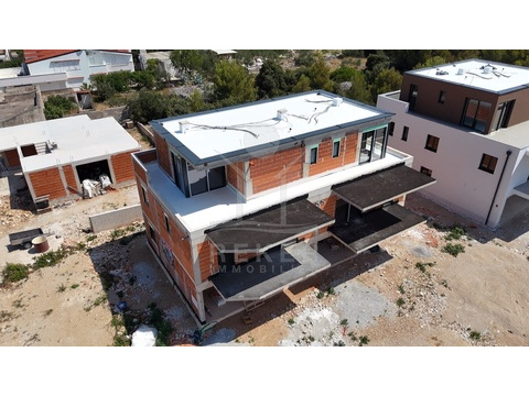 Etagenwohnung kaufen in Šibenik, mit Garage, mit Stellplatz, 63,72 m² Wohnfläche, 3 Zimmer