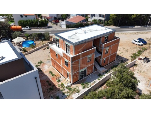 Penthousewohnung kaufen in Šibenik, mit Garage, mit Stellplatz, 76 m² Wohnfläche, 3 Zimmer