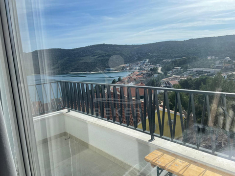 Maisonette- Wohnung kaufen in Trogir, mit Stellplatz, 110,1 m² Wohnfläche, 4 Zimmer