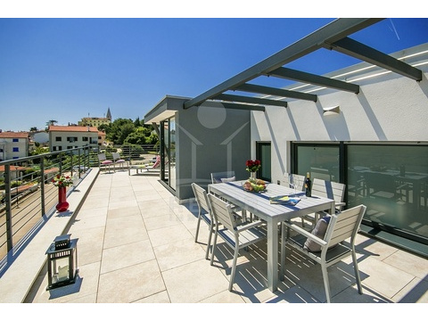 Penthousewohnung kaufen in Poreč, mit Stellplatz, 90,04 m² Wohnfläche, 3 Zimmer