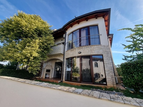 Reihenhaus kaufen in Poreč, mit Stellplatz, 100,14 m² Wohnfläche, 4 Zimmer
