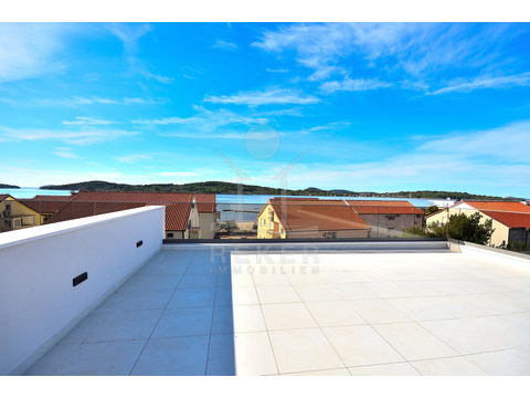 Penthousewohnung kaufen in Vodice, mit Stellplatz, 215,79 m² Wohnfläche, 3 Zimmer