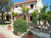 Haus kaufen in Gespanschaft Split-Dalmatien, mit Stellplatz, 640 m² Grundstück, 140 m² Wohnfläche