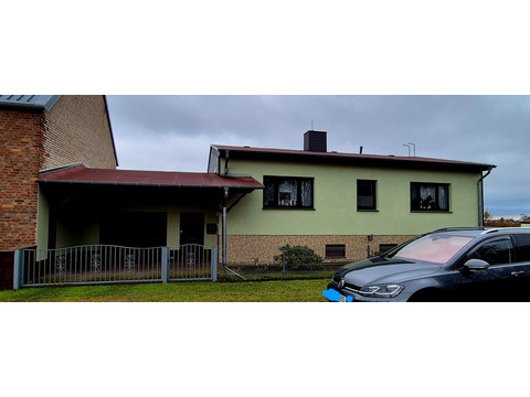 Haus kaufen in Jessen (Elster), mit Garage, mit Stellplatz, 1.690 m² Grundstück, 130 m² Wohnfläche, 3 Zimmer