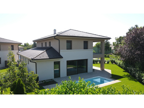 Einfamilienhaus kaufen in Stuhlweißenburg, mit Garage, 445 m² Grundstück, 223 m² Wohnfläche, 6 Zimmer
