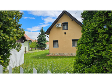 Einfamilienhaus kaufen in Balatonmáriafürdő, 480 m² Grundstück, 75 m² Wohnfläche, 3 Zimmer