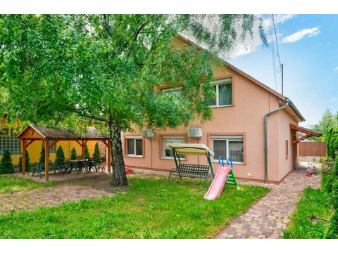 Einfamilienhaus kaufen in Siófok, 570 m² Grundstück, 160 m² Wohnfläche, 8 Zimmer
