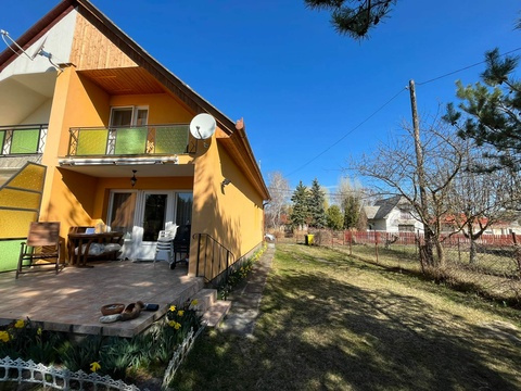 Doppelhaushälfte kaufen in Balatonmáriafürdő, mit Stellplatz, 375 m² Grundstück, 60 m² Wohnfläche, 4 Zimmer
