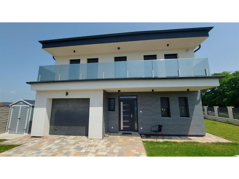 Einfamilienhaus kaufen in Siófok, mit Garage, 421 m² Grundstück, 153 m² Wohnfläche, 5 Zimmer