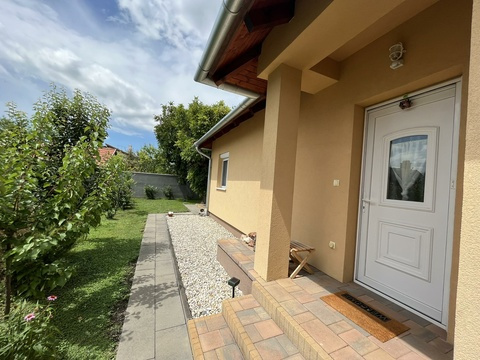 Einfamilienhaus kaufen in Vonyarcvashegy, 430 m² Grundstück, 113 m² Wohnfläche, 3 Zimmer