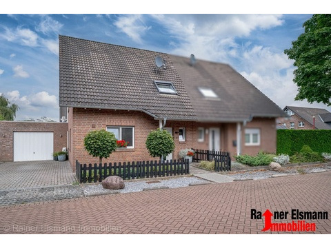 Doppelhaushälfte kaufen in Emmerich am Rhein, mit Garage, mit Stellplatz, 304 m² Grundstück, 132 m² Wohnfläche, 5 Zimmer