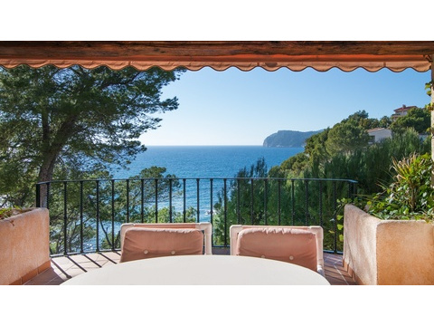 Villa kaufen in Costa de la Calma, mit Stellplatz, 1.346 m² Grundstück, 300 m² Wohnfläche, 6 Zimmer