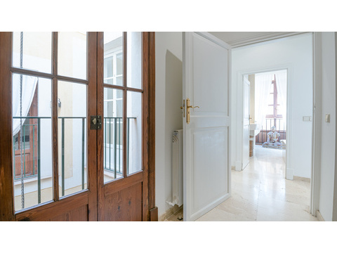 Stadthaus kaufen in Palma, 77 m² Grundstück, 210 m² Wohnfläche, 9 Zimmer