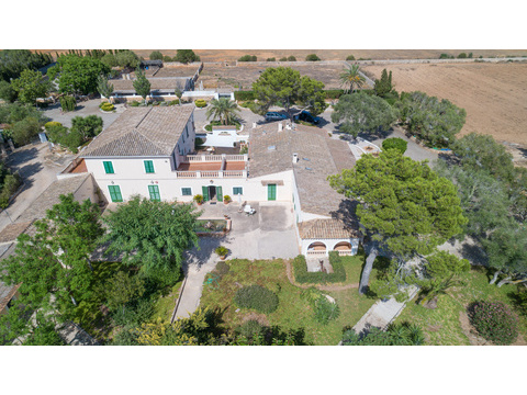 Landhaus kaufen in Llucmajor, mit Garage, mit Stellplatz, 375.533 m² Grundstück, 789 m² Wohnfläche, 11 Zimmer