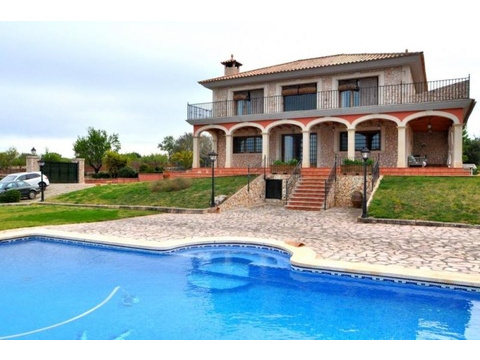 Villa kaufen in Santa Maria del Camí, 15.000 m² Grundstück, 465 m² Wohnfläche, 4 Zimmer
