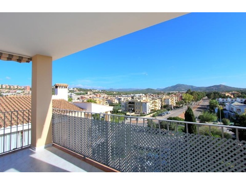 Etagenwohnung kaufen in Santa Ponça, 90 m² Wohnfläche, 4 Zimmer