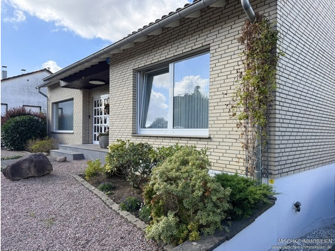 Einfamilienhaus kaufen in Herzogenrath, mit Garage, mit Stellplatz, 656 m² Grundstück, 167 m² Wohnfläche, 7 Zimmer