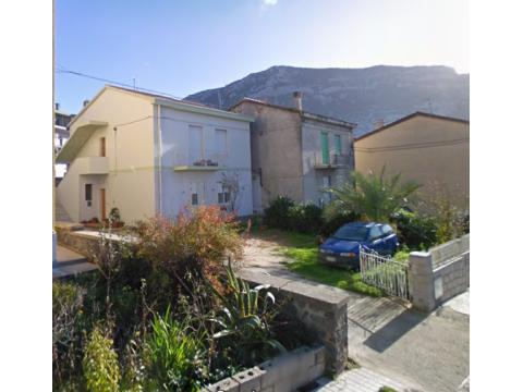 Etagenwohnung kaufen in Cala Gonone, mit Stellplatz, 70 m² Wohnfläche, 3 Zimmer