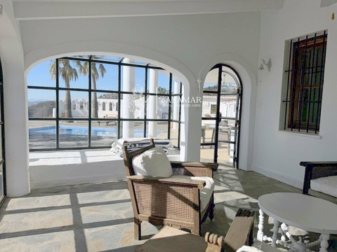 Villa kaufen in Sayalonga, 5.000 m² Grundstück, 410 m² Wohnfläche, 3 Zimmer