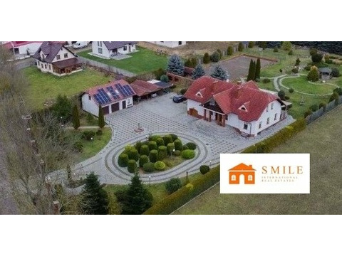 Einfamilienhaus kaufen in Mieszkowice, 4.600 m² Grundstück, 400 m² Wohnfläche, 9 Zimmer