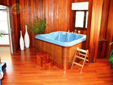 Jacuzzi (Untergeschoss)