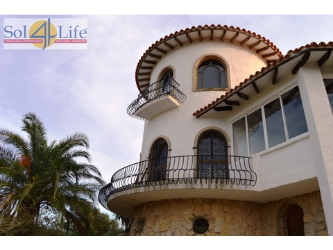 Villa kaufen in Dénia, 2.900 m² Grundstück, 275 m² Wohnfläche, 4 Zimmer