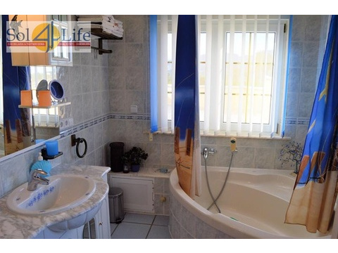 Badezimmer - Wohnbereich 2 - Obergeschoss