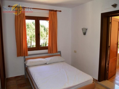 Schlafzimmer (2)