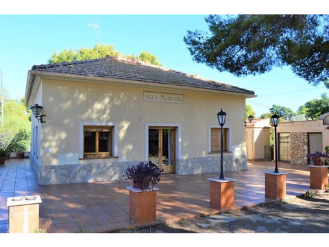 Villa kaufen in Dénia, mit Stellplatz, 1.974 m² Grundstück, 171 m² Wohnfläche, 5 Zimmer