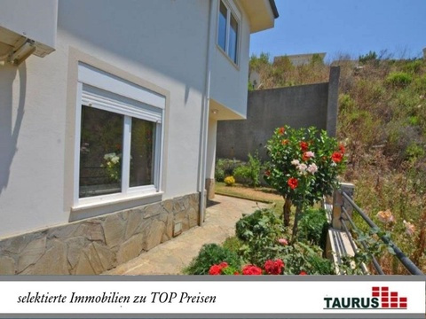 TAURUS Türkei Immobilien Villa mit traumhaftem Meerblick mit POOL