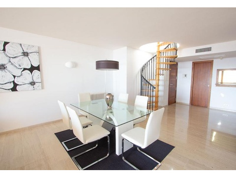 Etagenwohnung mieten in Sol de Mallorca, 158 m² Wohnfläche, 4 Zimmer