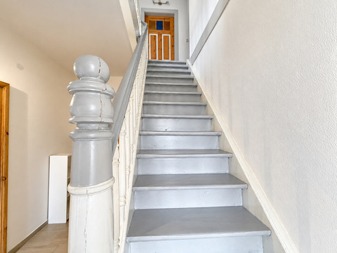 Holztreppe_ins_Obergeschoss